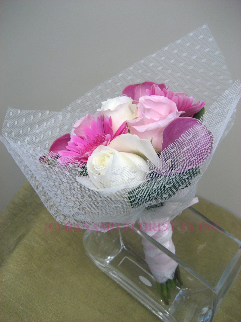 WEDB065 Toss Bouquet (image only)